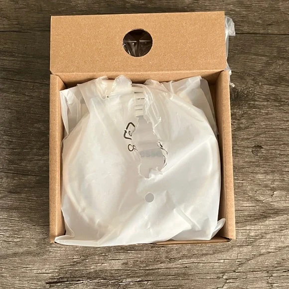 Best Buy Essentials 20W USB-C Wall Charger Kit - Picture 3 of 6